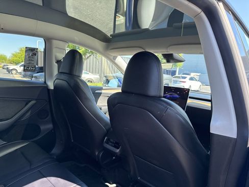 Used 2023 Tesla Model Y Performance AWD/4WD image 24
