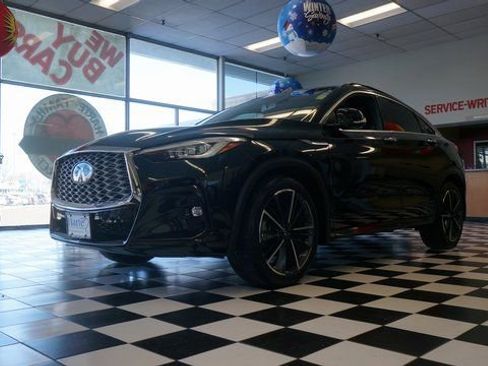 Used 2023 INFINITI QX55 Essential image 4