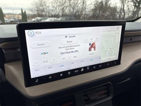 Certified 2025 Ford Maverick Lariat w/ 4K Tow Package image 32