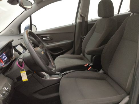 Used 2018 Chevrolet Trax LS FWD image 17