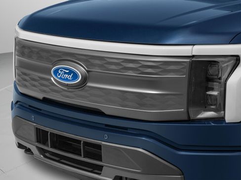 Used 2023 Ford F150 Lightning Lariat AWD/4WD image 60