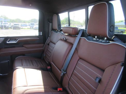 New 2026 GMC Sierra 3500 Denali Ultimate AWD/4WD image 14