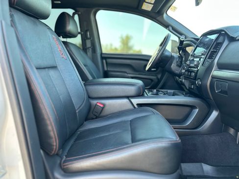 Used 2023 Nissan Titan PRO-4X w/ Pro-4x Convenience Package AWD/4WD image 10