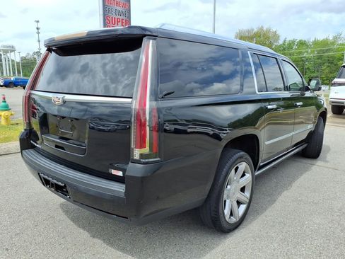 Used 2018 Cadillac Escalade ESV Premium Luxury RWD image 15
