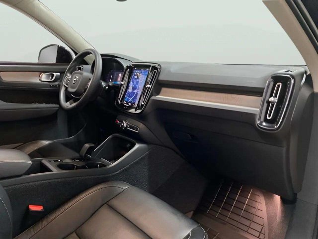 Used 2023 Volvo XC40 B4 Core w/ Convenience Package FWD image 72