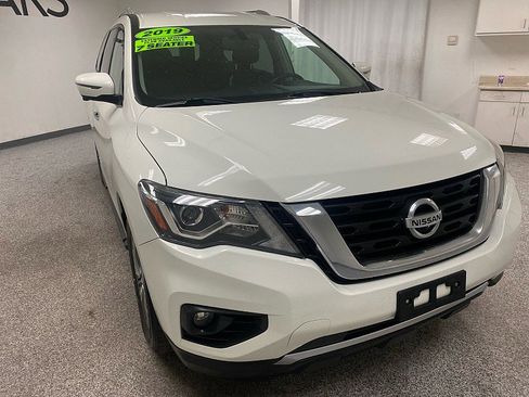Used 2019 Nissan Pathfinder SL image 3