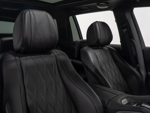 Used 2025 Mercedes-Benz Maybach GLS 600 4MATIC image 60