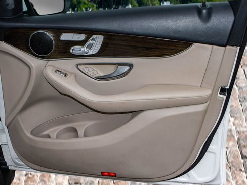 Used 2021 Mercedes-Benz GLC 300 w/ Premium Package image 13