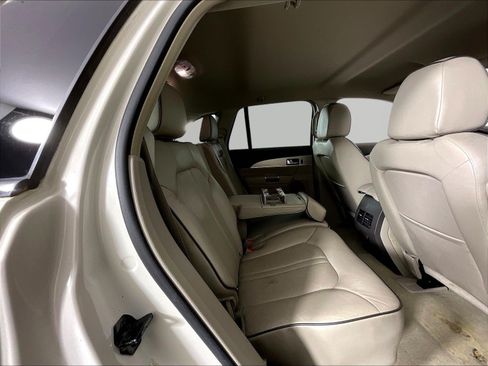 Used 2013 Lincoln MKX FWD image 25