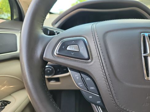 Used 2018 Lincoln MKZ Premiere FWD image 29