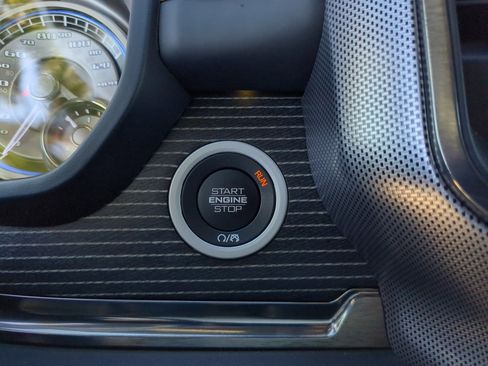 Used 2020 RAM 1500 Limited image 32