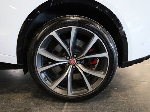 Used 2023 Jaguar F-PACE SVR image 12