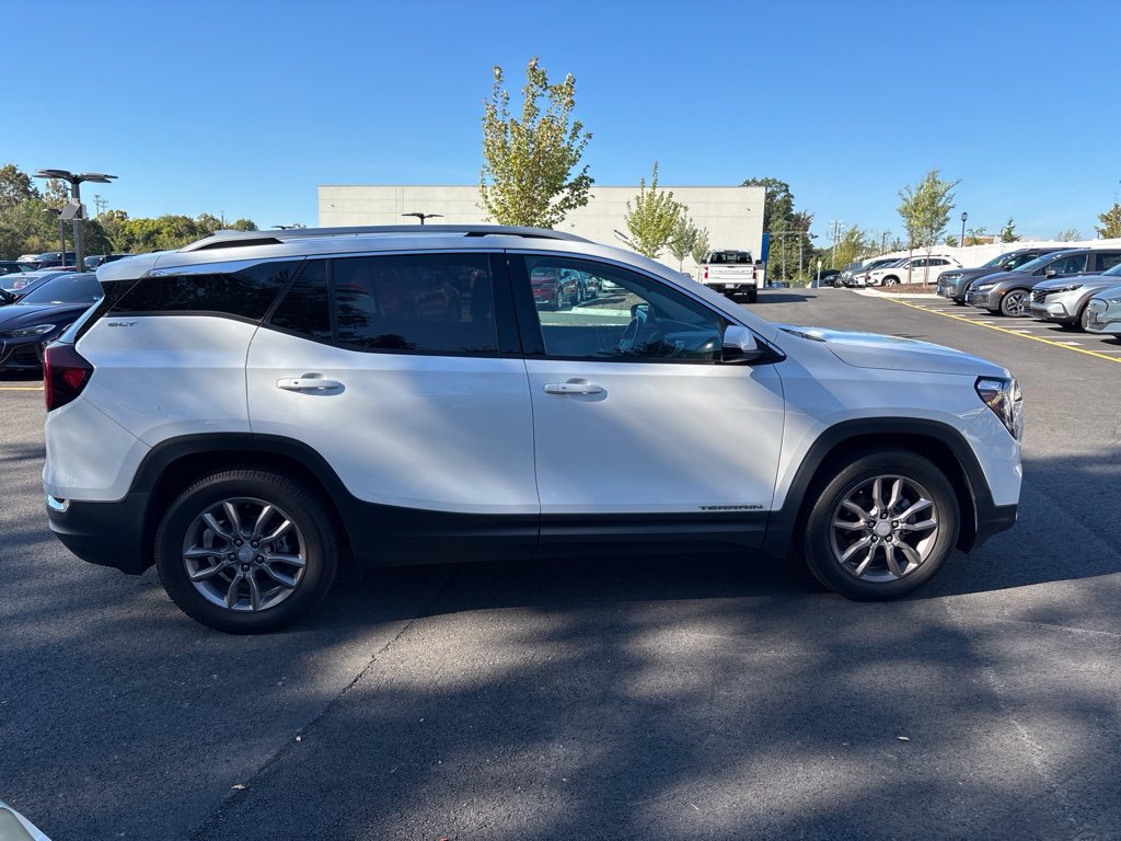 Used 2023 GMC Terrain SLT FWD image 4