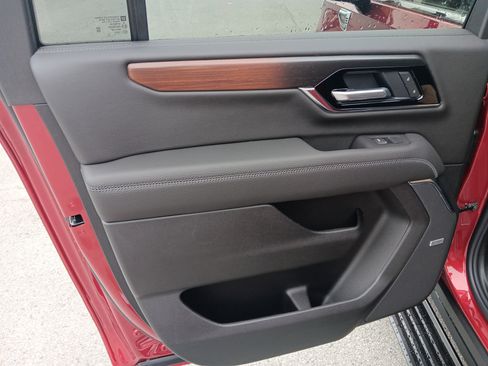New 2026 GMC Yukon XL Denali AWD/4WD image 13