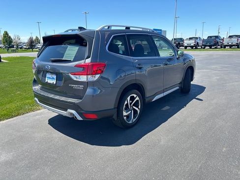 Used 2022 Subaru Forester Touring w/ Popular Package #2 AWD/4WD image 3