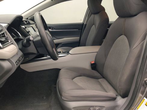 Used 2019 Toyota Camry LE FWD image 17