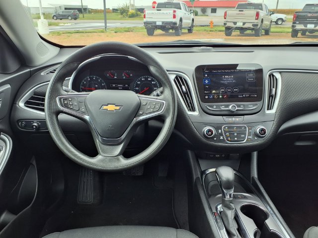 Used 2025 Chevrolet Malibu LT FWD image 4