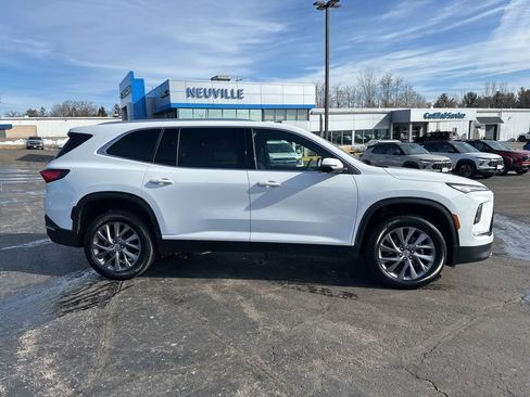 Used 2025 Buick Enclave Preferred image 2