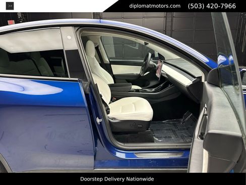Used 2020 Tesla Model Y Long Range image 19