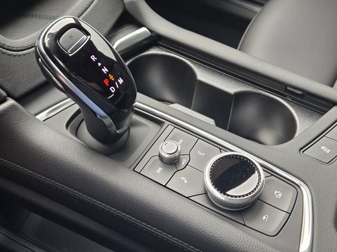 New 2025 Cadillac XT5 Luxury image 15