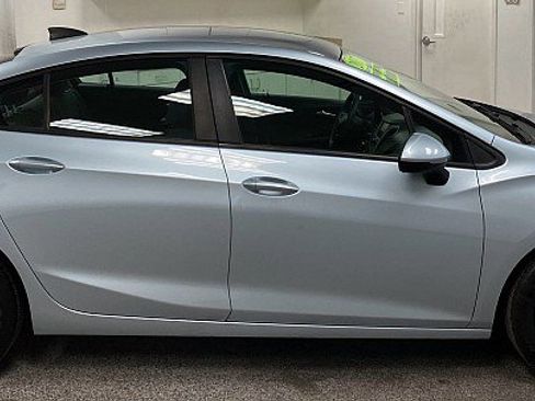 Used 2017 Chevrolet Cruze LS image 4