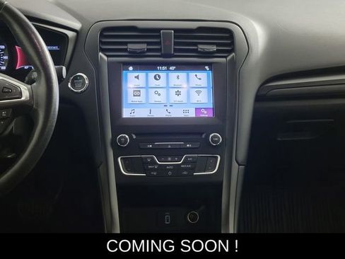 Used 2018 Ford Fusion SE image 21