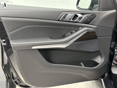 Used 2026 BMW X5 xDrive50e w/ Climate Comfort Package image 26