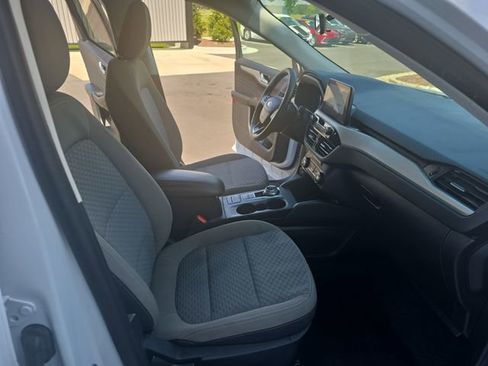 Used 2021 Ford Escape SE w/ Cold Weather Package AWD/4WD image 18