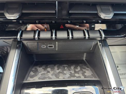 Used 2025 GMC Canyon Elevation w/ Convenience Package AWD/4WD image 19