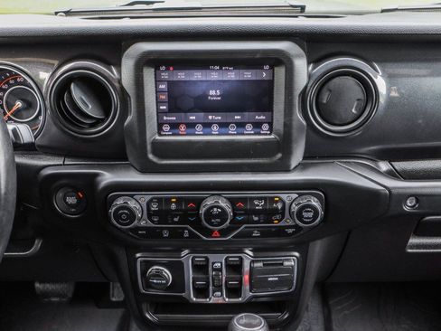 Used 2022 Jeep Wrangler Unlimited Sport AWD/4WD image 31