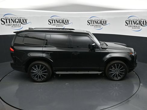 Used 2025 Lexus GX 550 w/ Cold Area Package AWD/4WD image 25