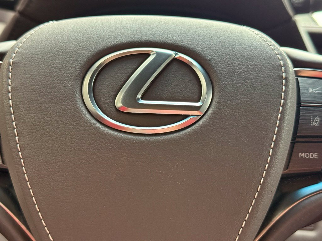 Used 2018 Lexus LS 500 w/ Luxury Package RWD image 24