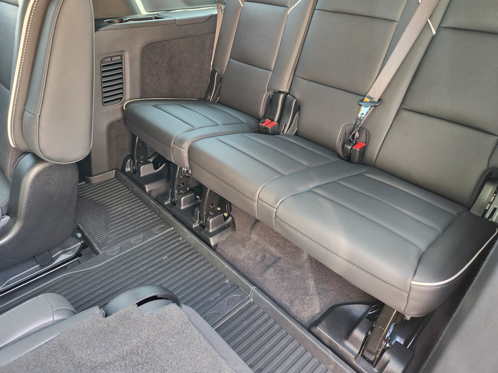 Used 2026 Cadillac Escalade ESV Sport w/ Touring Package AWD/4WD image 16