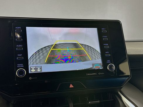 Used 2021 Toyota Venza LE w/ Carpet Mat Package (TMS) image 23