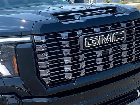 Used 2025 GMC Sierra 3500 Denali Ultimate AWD/4WD image 29