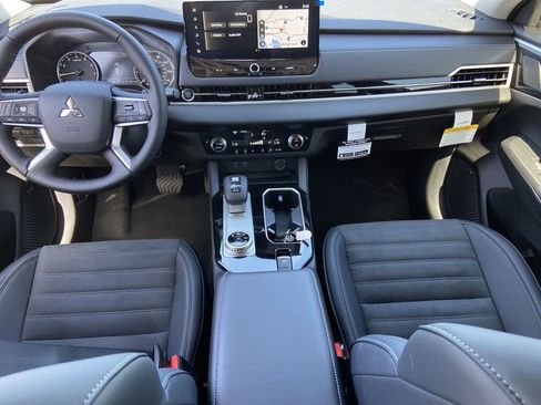 New 2026 Mitsubishi Outlander SE AWD/4WD image 16