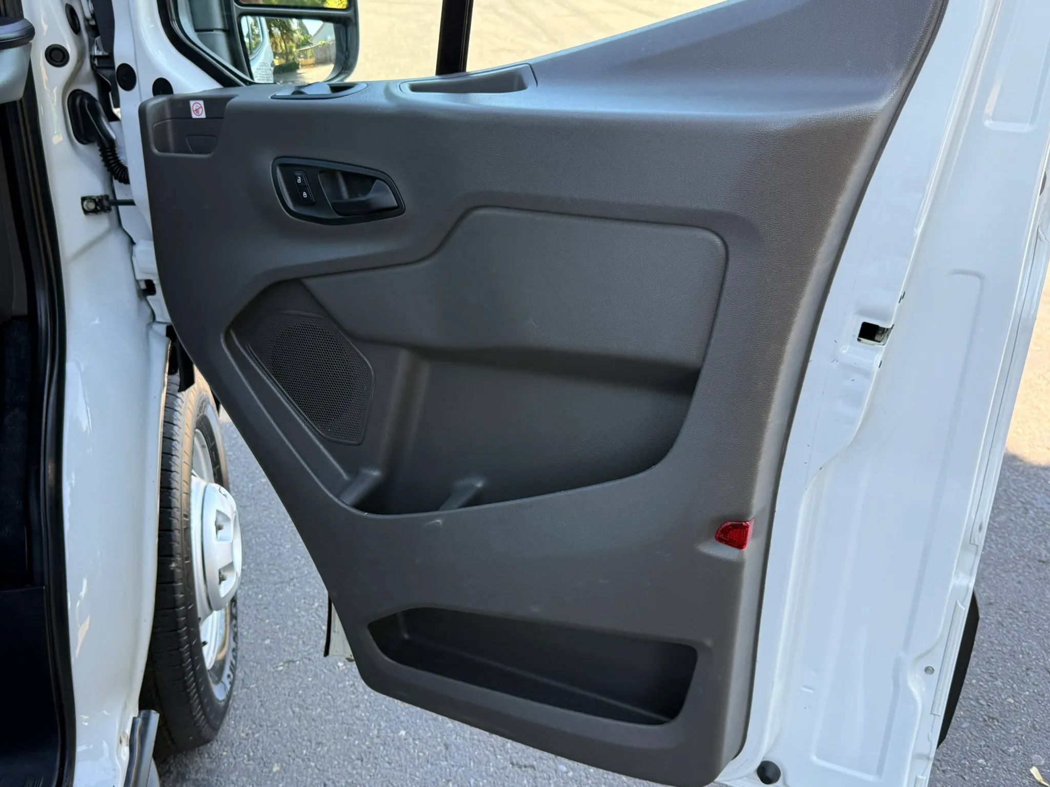 Used 2020 Ford Transit 250 Medium Roof AWD w/ Load Area Protection Package image 29