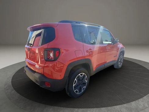 Used 2016 Jeep Renegade Trailhawk w/ Premium Trailhawk Package image 5