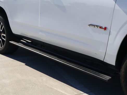 Used 2023 GMC Yukon AT4 w/ AT4 Premium Package image 9