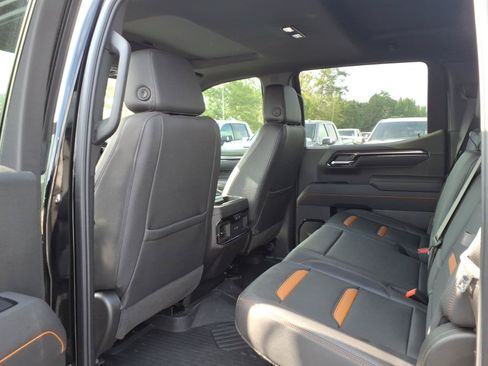 Used 2025 GMC Sierra 1500 AT4 w/ AT4 Premium Package AWD/4WD image 40