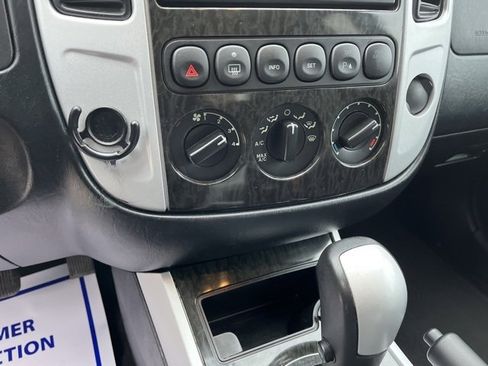Used 2006 Mercury Mariner 4WD V6 image 17