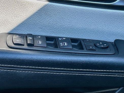 Used 2023 Chrysler Pacifica Touring-L FWD image 26