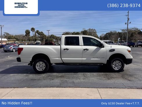 Used 2017 Nissan Titan S image 4