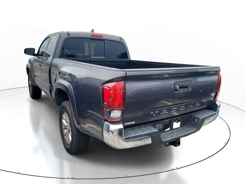 Used 2019 Toyota Tacoma SR5 RWD image 5