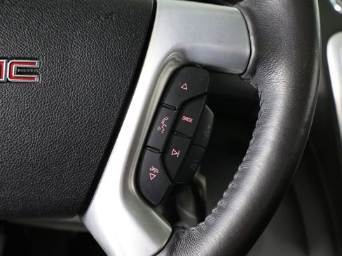 Used 2015 GMC Acadia SLT image 34