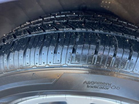 Certified 2024 Kia Carnival LX image 40