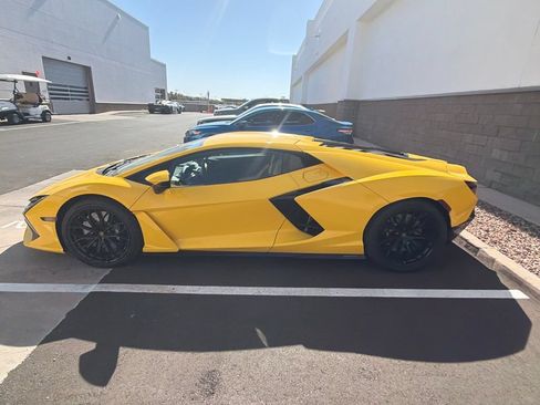 Used 2024 Lamborghini Revuelto AWD/4WD image 10