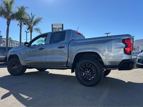 Used 2023 Chevrolet Colorado W/T image 3