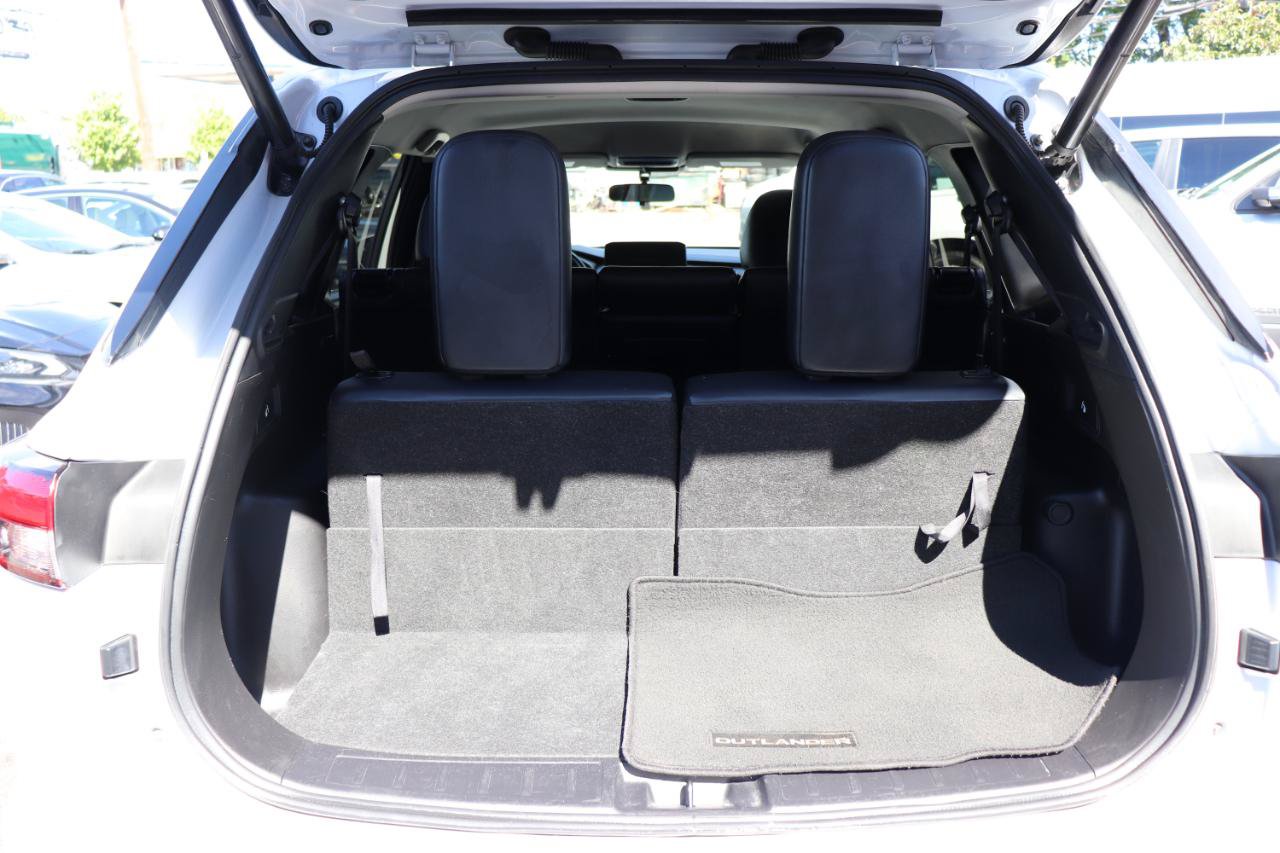 Used 2024 Mitsubishi Outlander FWD image 56