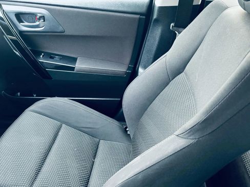 Used 2017 Toyota Corolla iM image 32